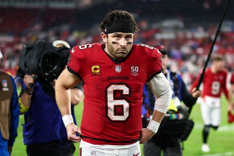 Buccaneers Edge Panthers 16–14 Amid Officiating Controversy
