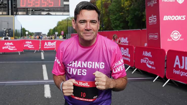 🏃 ‘I Loved It’ – Andy Burnham Completes Great North Run